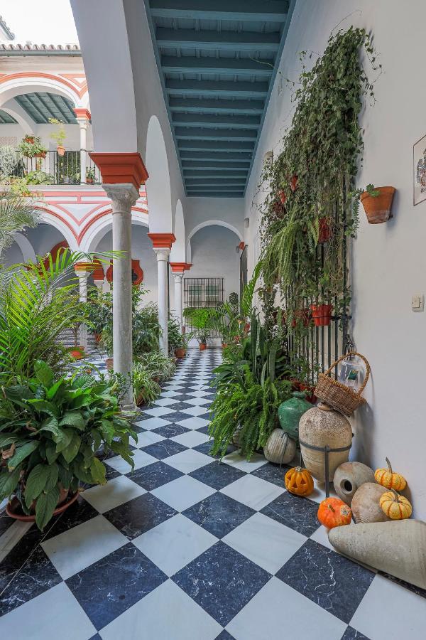 Apt. Casa Palacio Santa Cruz Cathedral Views - 세비야 외부 사진