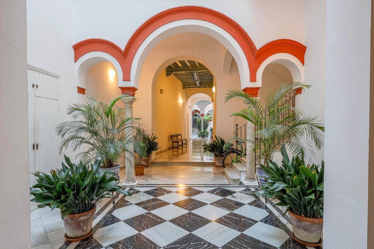 Apt. Casa Palacio Santa Cruz Cathedral Views - 세비야 외부 사진