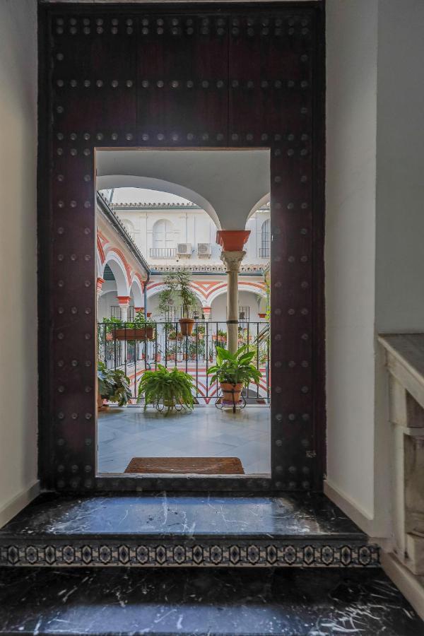 Apt. Casa Palacio Santa Cruz Cathedral Views - 세비야 외부 사진
